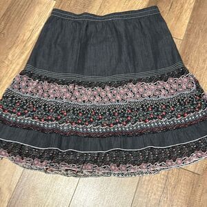Beautiful floral skirt with elastic at the waist